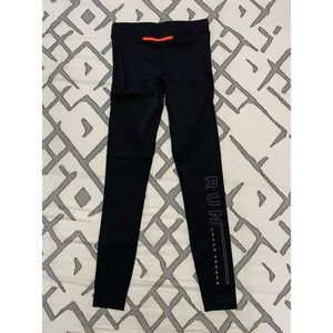 NWT Black HeatGear Under Armour Leggings